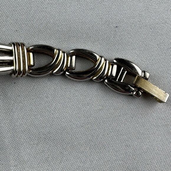 Gucci Womens Watch Quartz For Parts / Repair Metal w Elephants Design - Picture 3 of 13